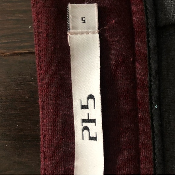 Stunning high waisted designer wool skirt - Picture 2 of 2